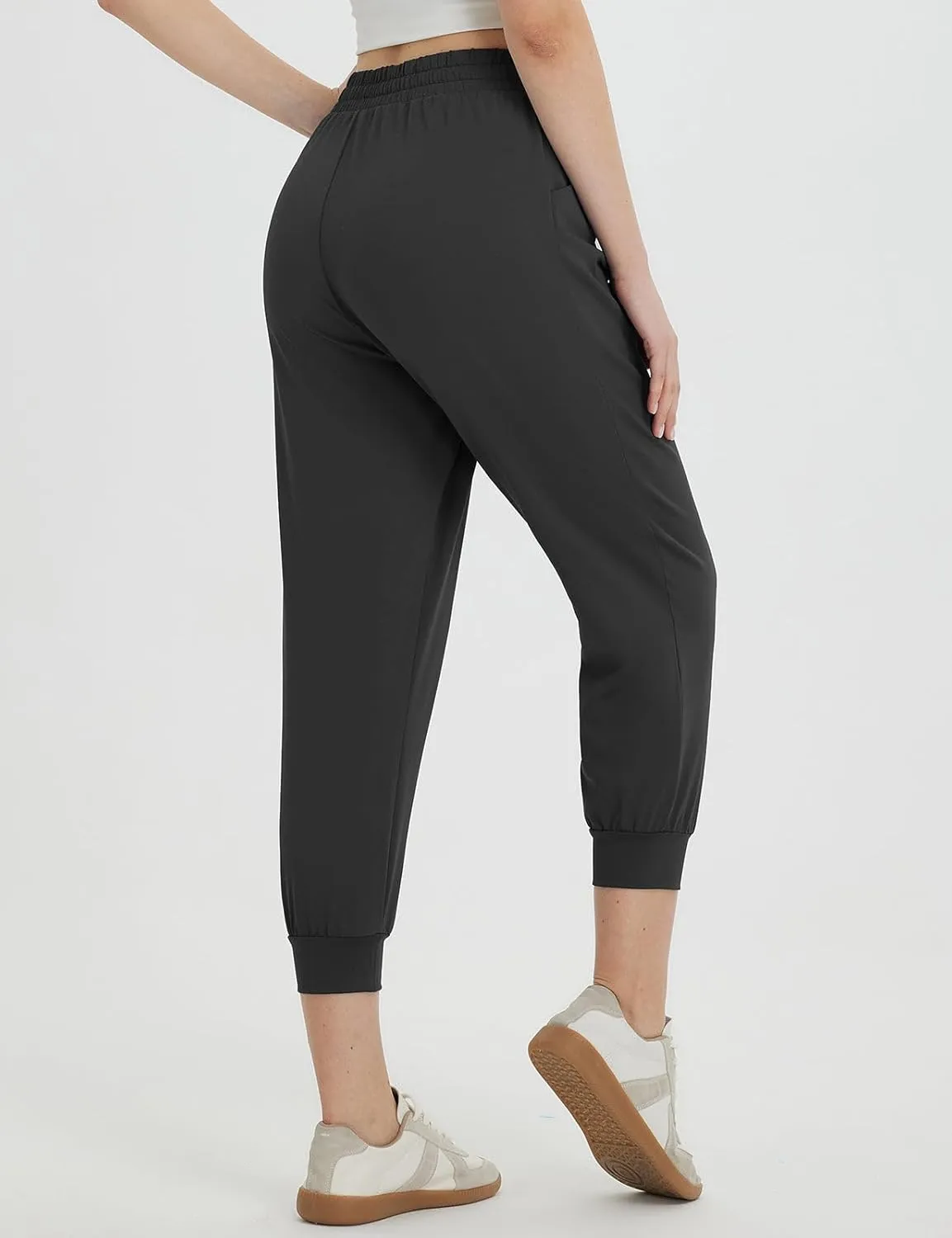baleaf Women's Petite Joggers Capri Sweatpants Drawstring Track Pants Travel Lounge Cropped Pants with Pockets
