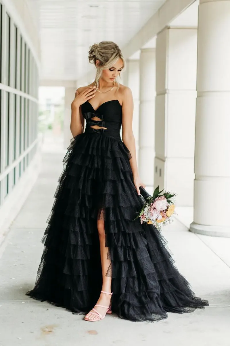 Cute Ball Gown Black Sweetheart Tiered Tulle Long Prom Dresses with Bows VK0731152